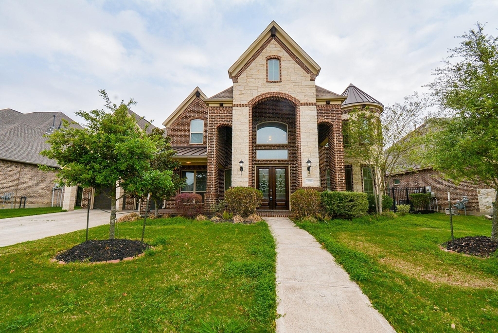 23610 Esperia Street - Photo 0