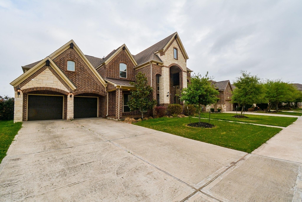 23610 Esperia Street - Photo 1