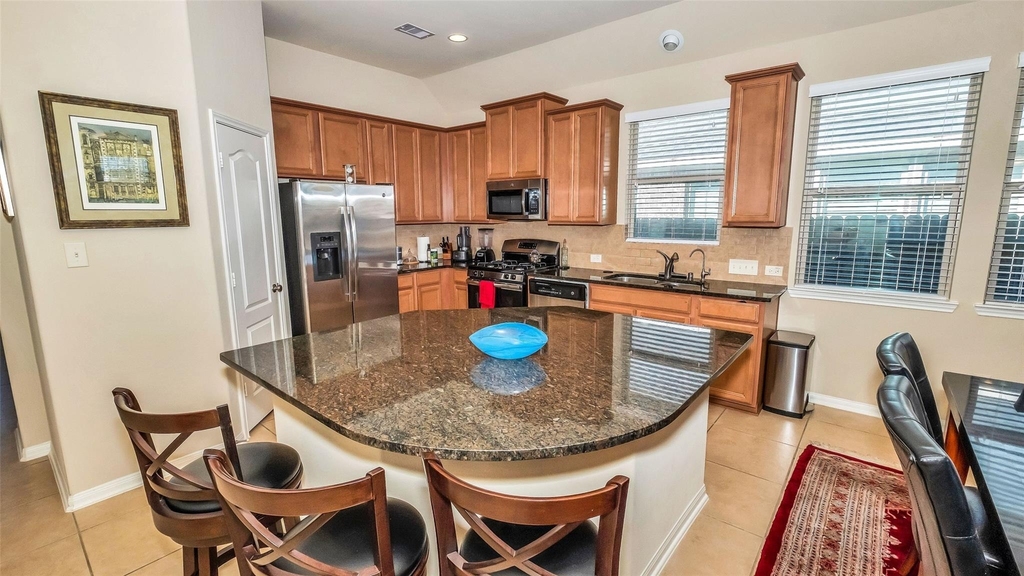 8807 Seguin Cove Lane - Photo 6