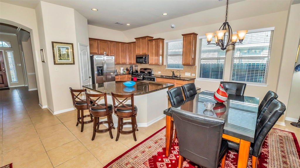 8807 Seguin Cove Lane - Photo 5