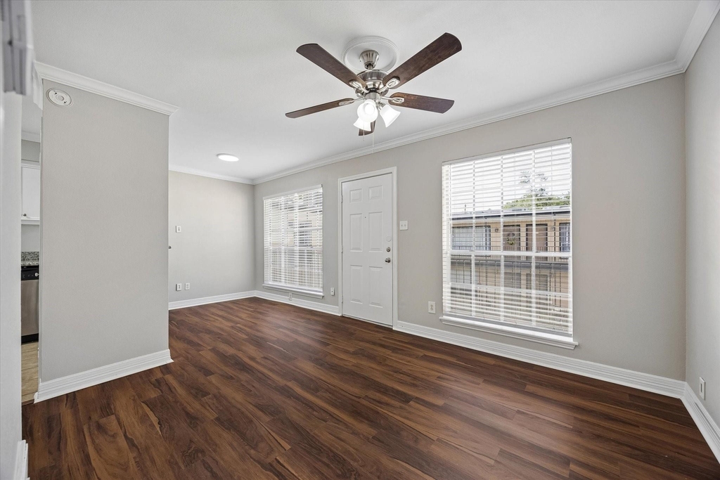 201 Emerson Street - Photo 0
