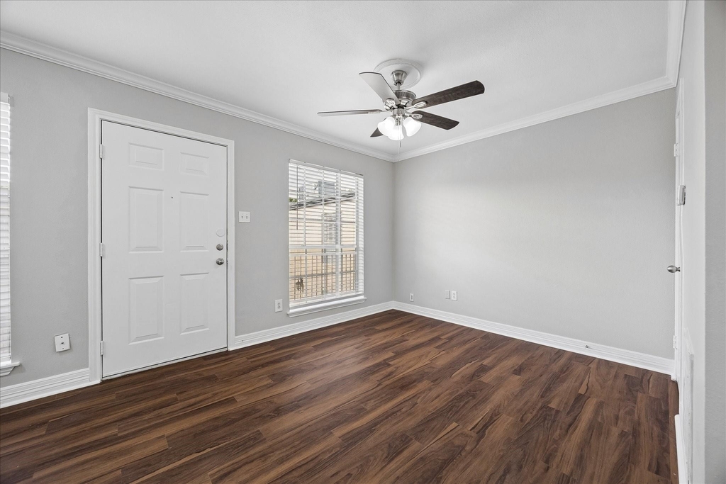 201 Emerson Street - Photo 2