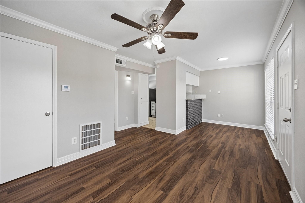 201 Emerson Street - Photo 5