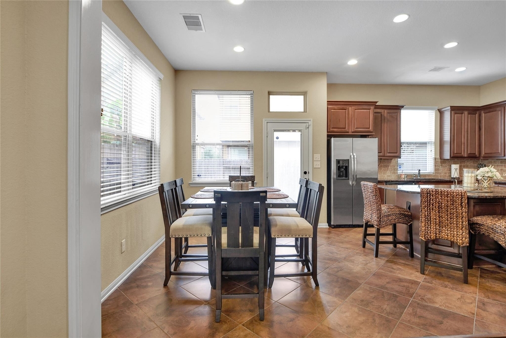 21 Cheswood Manor Drive - Photo 8