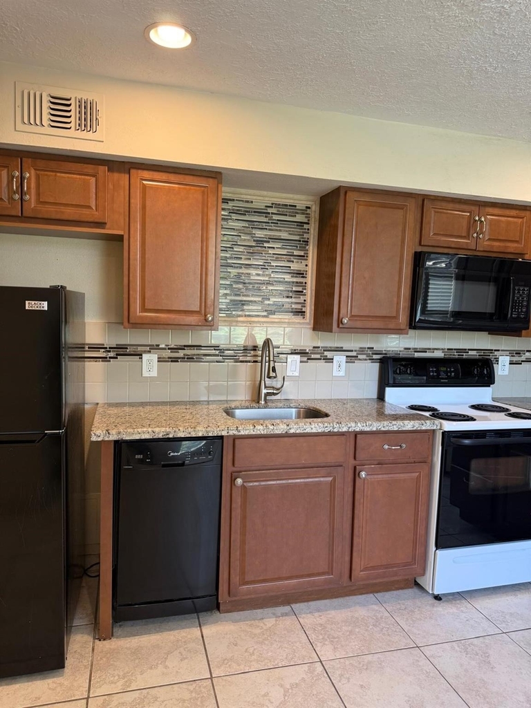 12900 Walden Road - Photo 14