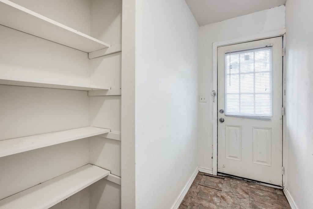 519 W Main - Photo 6