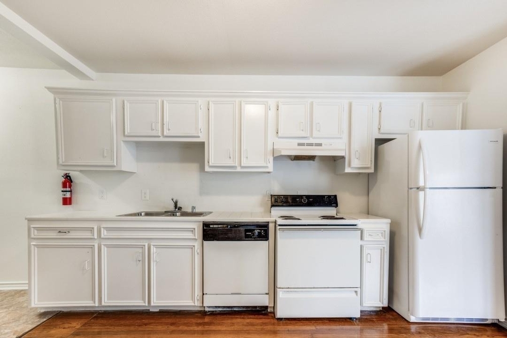 519 W Main - Photo 4