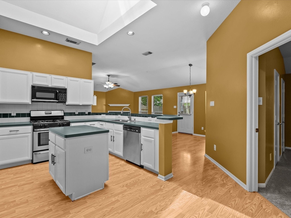 3014 Lonesome Ridge Court - Photo 2