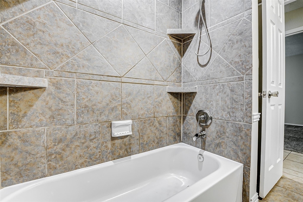 9842 Shell Rock Road - Photo 15