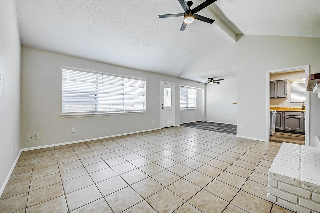 9842 Shell Rock Road - Photo 2