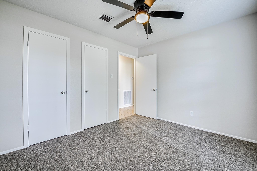 9842 Shell Rock Road - Photo 11