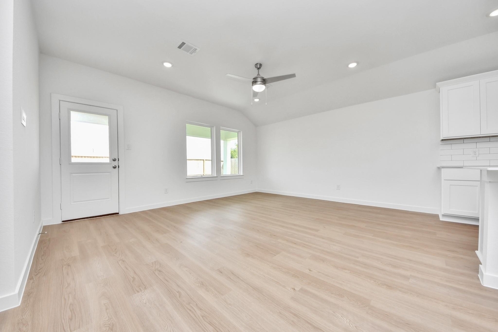 1238 Sandy Shore Ln - Photo 17