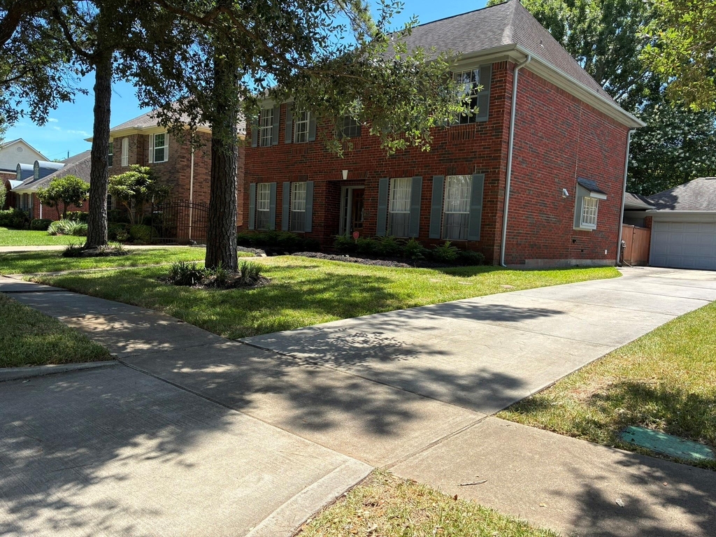 4635 Meadow Green Drive - Photo 3