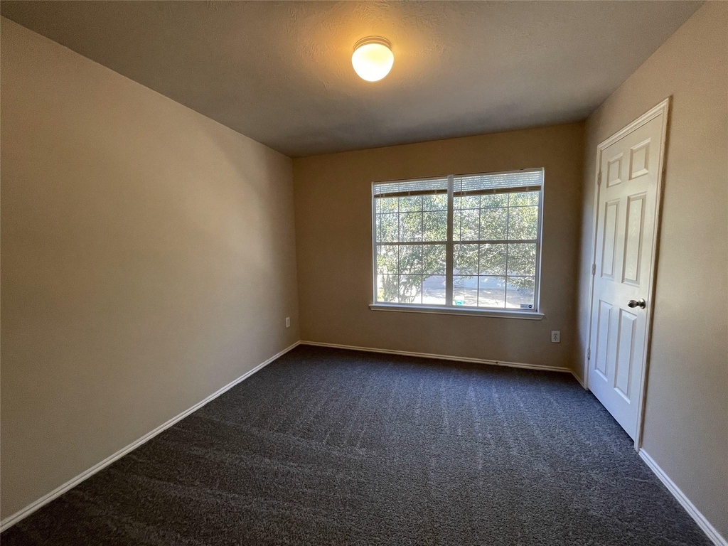6119 Yorktown Meadow - Photo 7