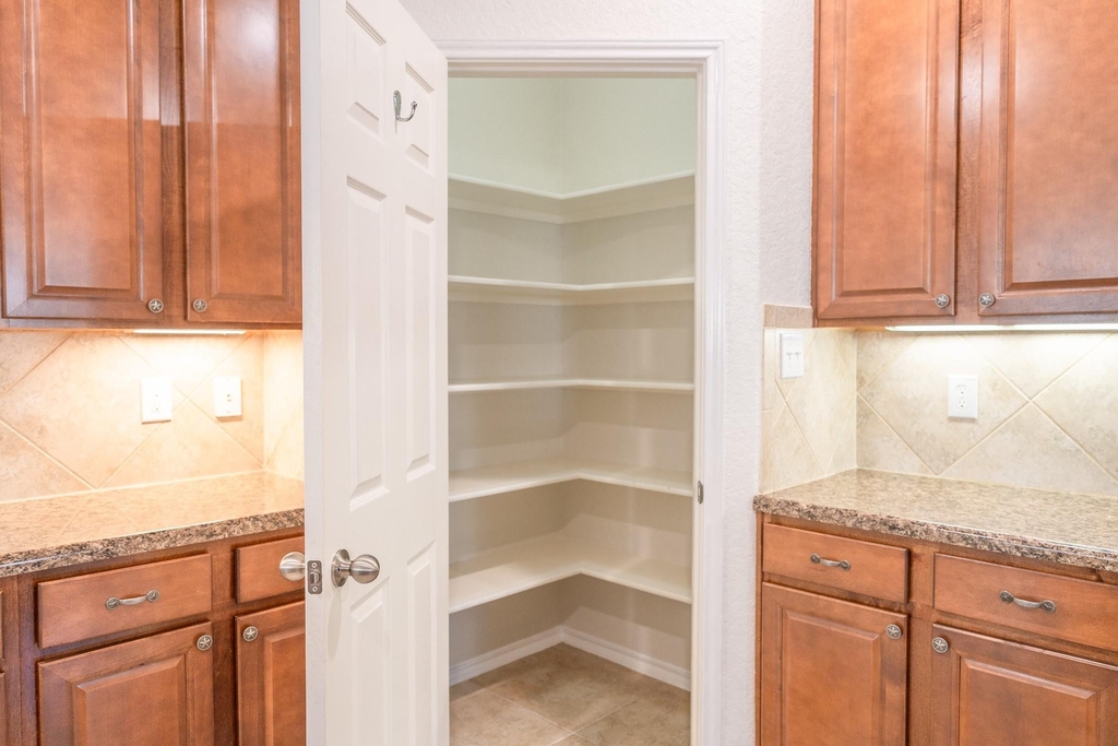 6913 Abbey Falls - Photo 12