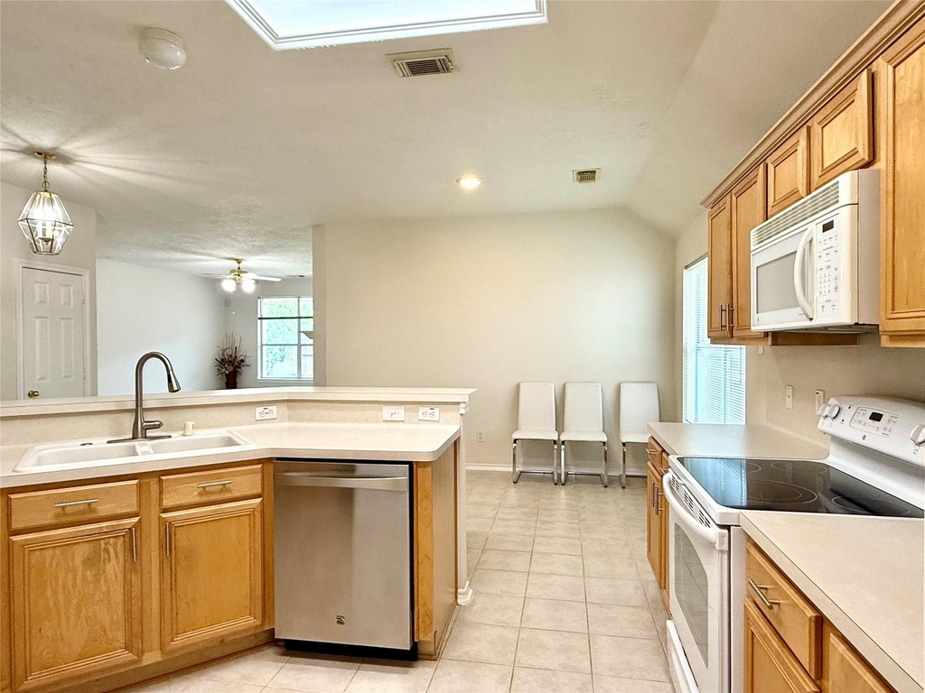 5610 Gaffney Lane - Photo 8