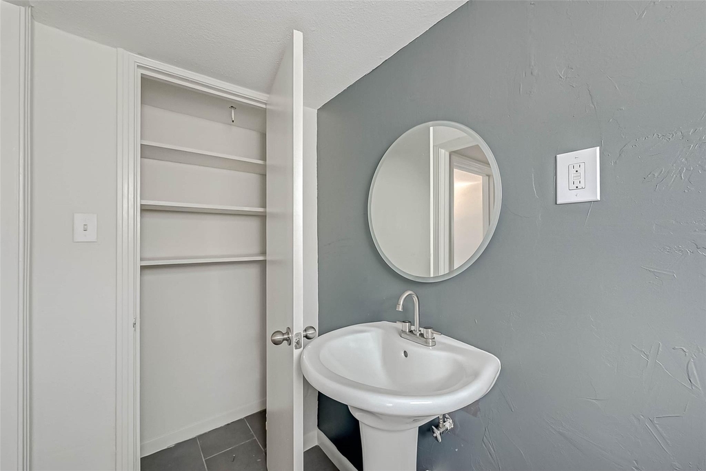 2420 Mcduffie Street - Photo 6