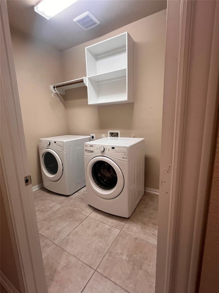 127 Round Lake Dr - Photo 13