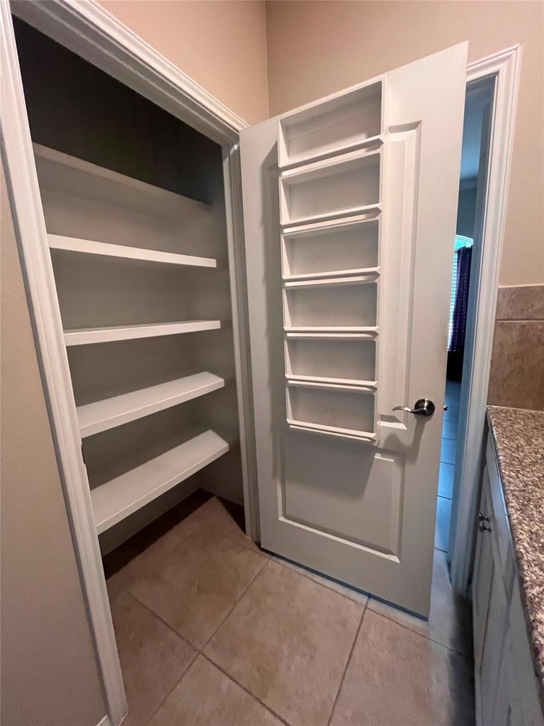 127 Round Lake Dr - Photo 8