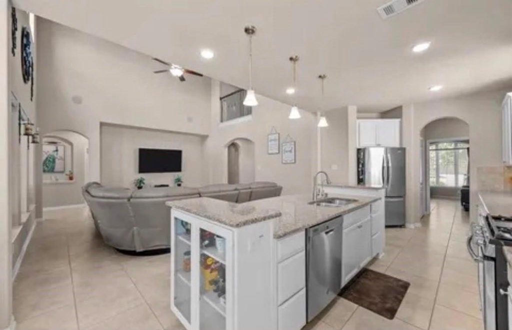 127 Round Lake Dr - Photo 3