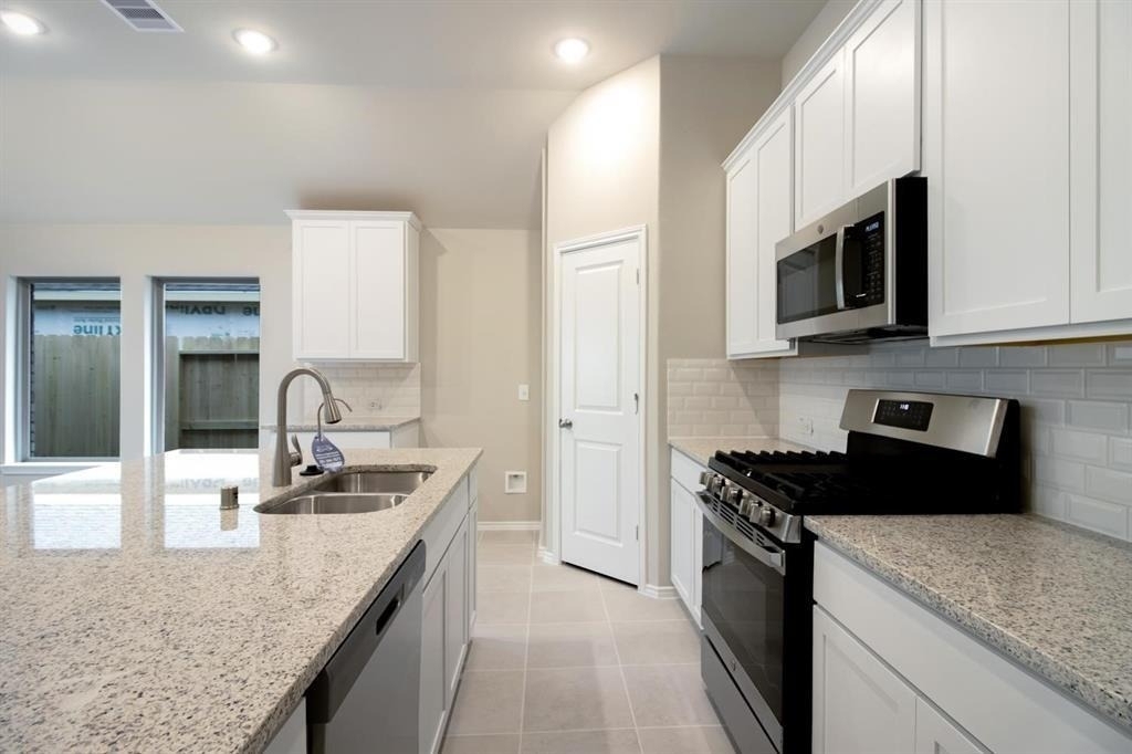 10518 Cecilia Star Lane - Photo 5