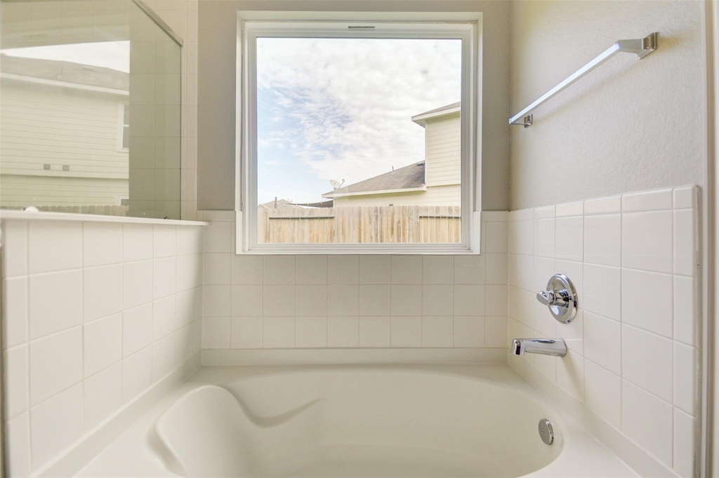 6026 Burnet Bend Avenue - Photo 15