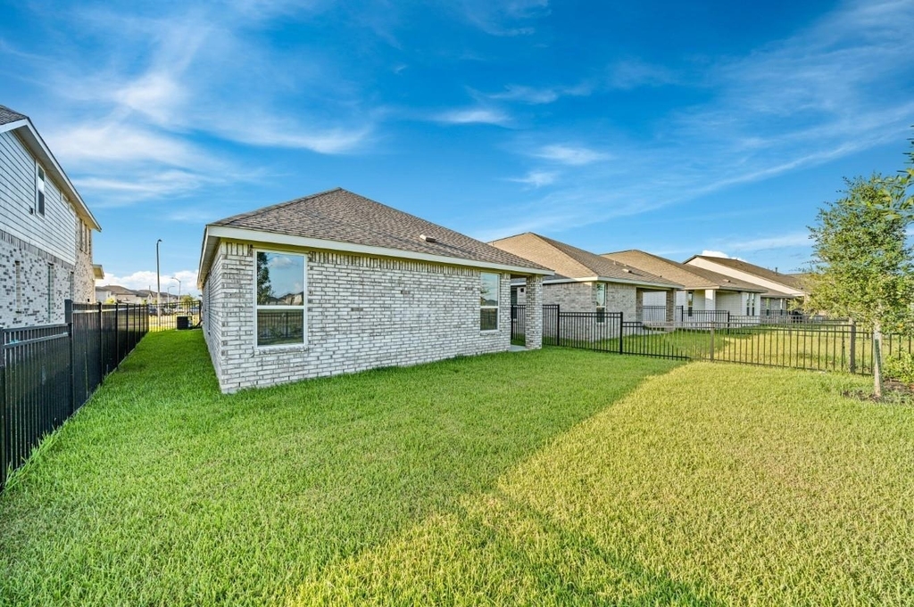 27439 Sunterra Village Drive - Photo 29