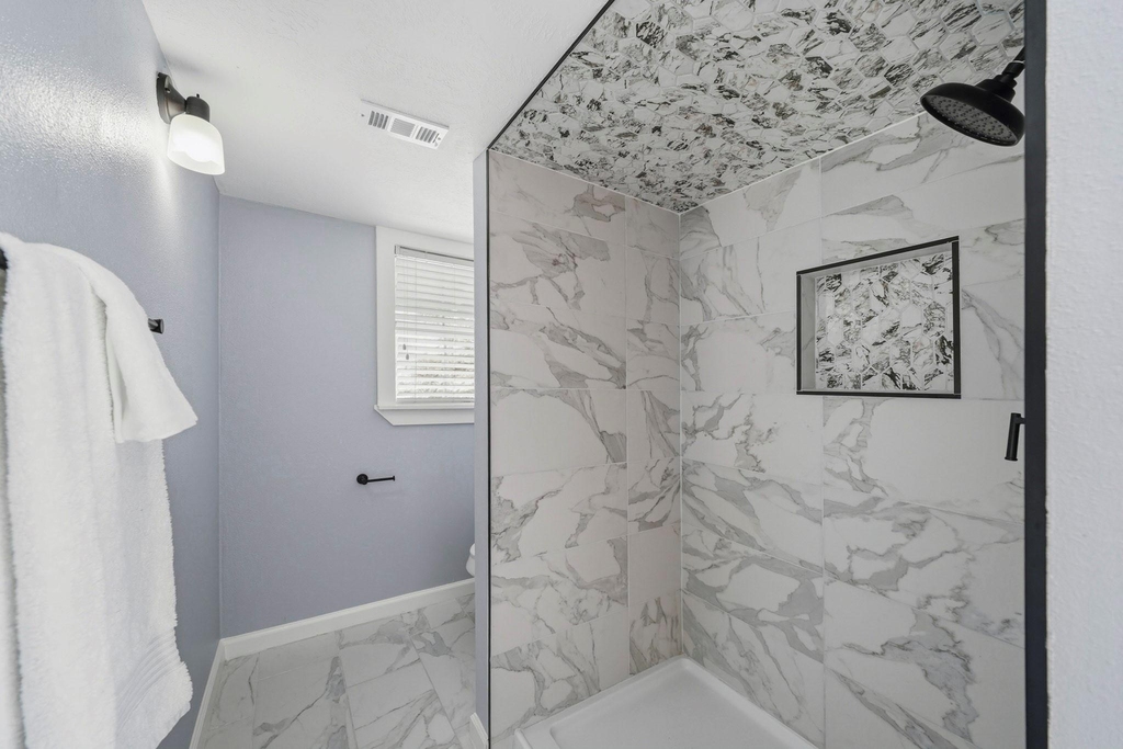 741 E 9th Street - Photo 20