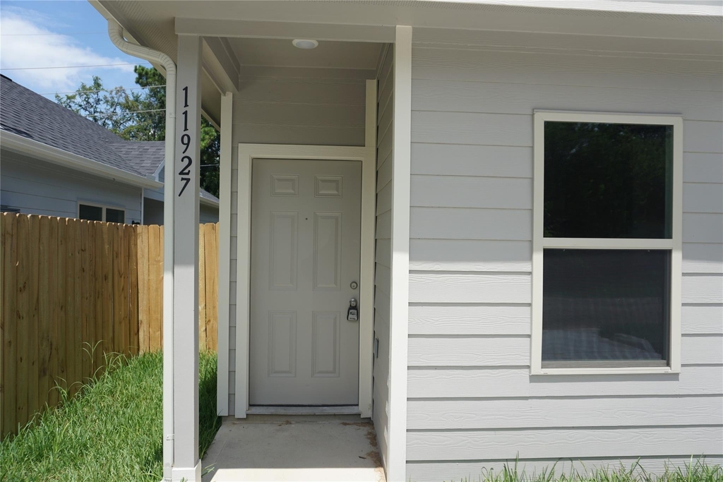 11927 Nelwood - Photo 1