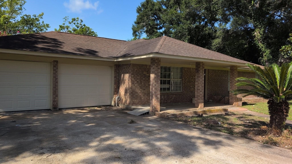 327 Primrose Road - Photo 0