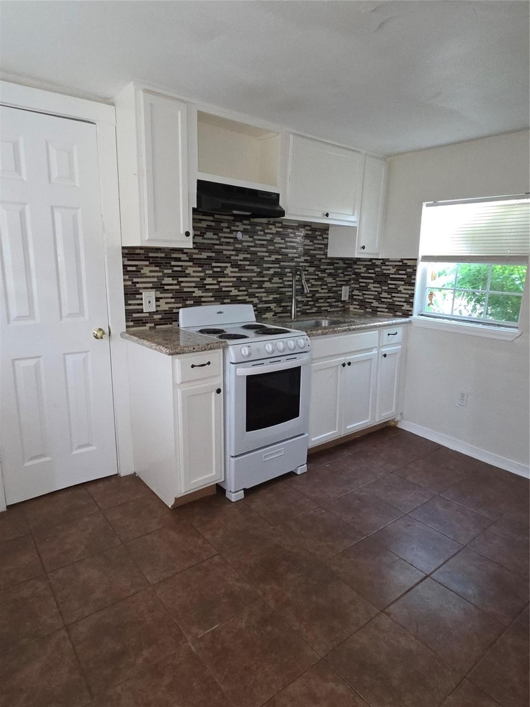 114 Canton Street - Photo 1