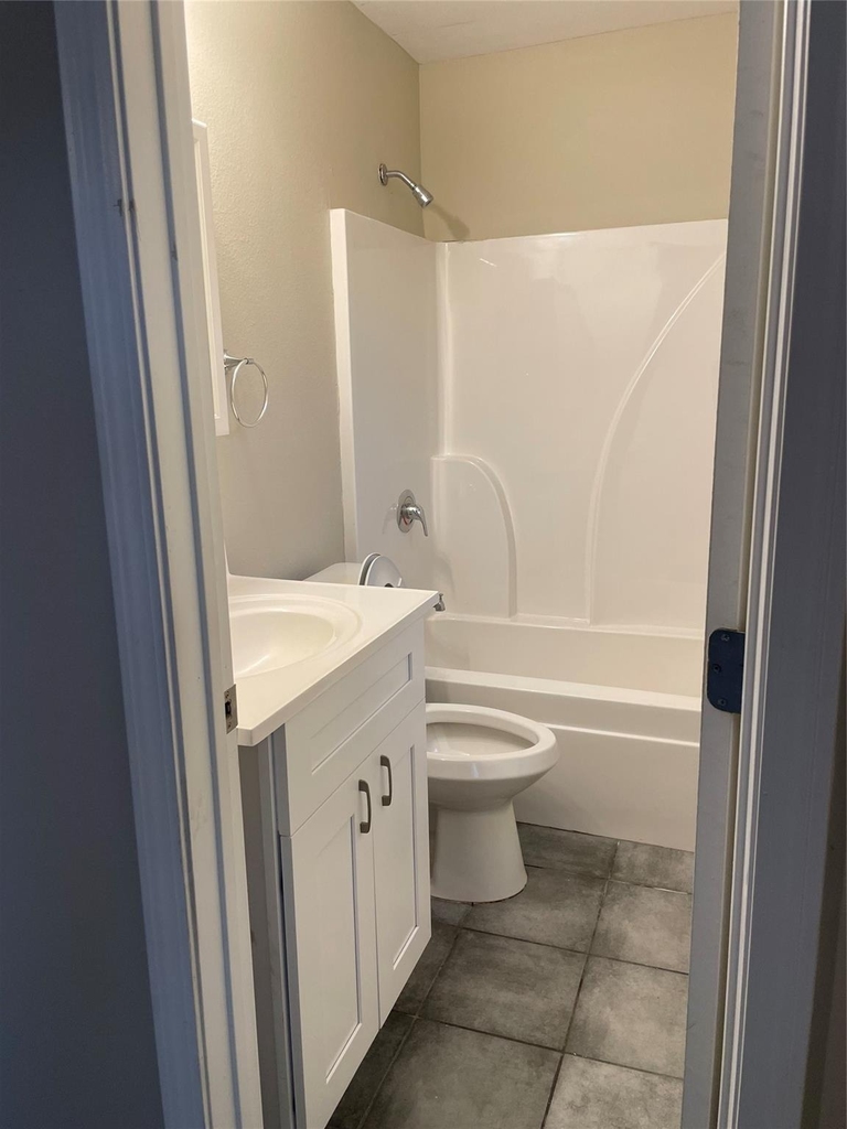 6414 Sloan Street - Photo 3
