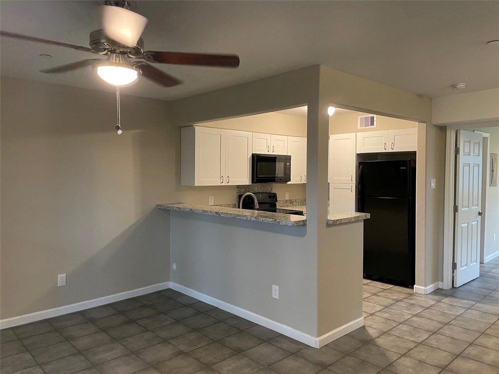 6414 Sloan Street - Photo 0