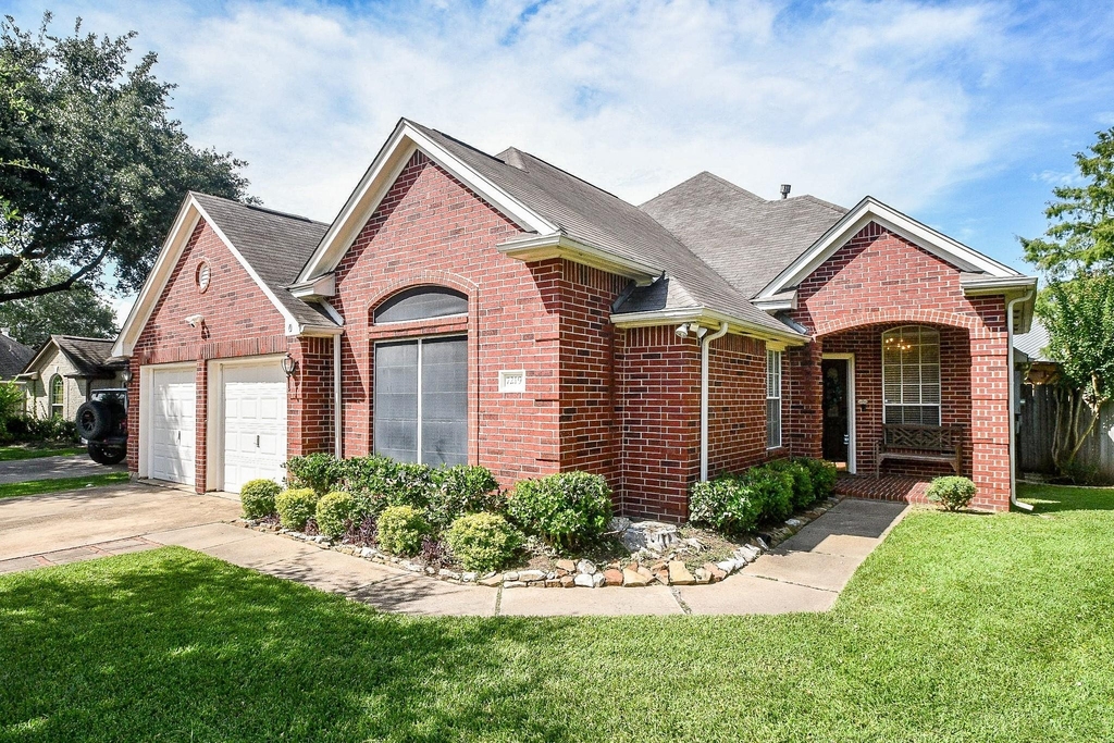 7219 Colony Bend Lane - Photo 1