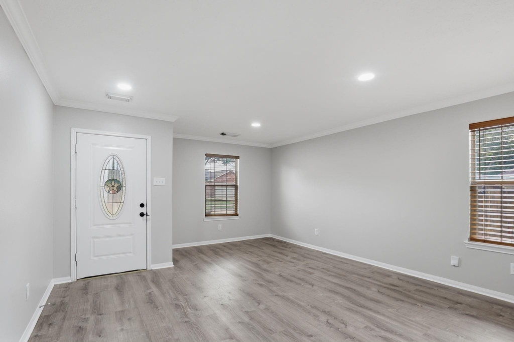 5727 Landon Creek Lane - Photo 2