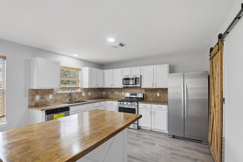 5727 Landon Creek Lane - Photo 6