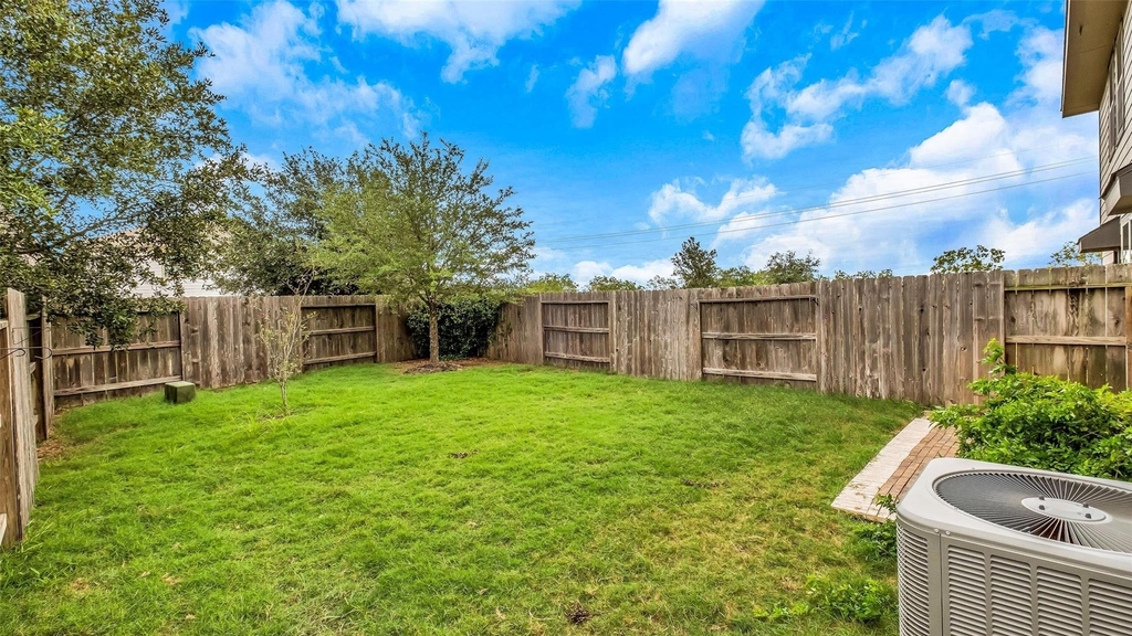 6475 Calgary Woods Lane - Photo 30