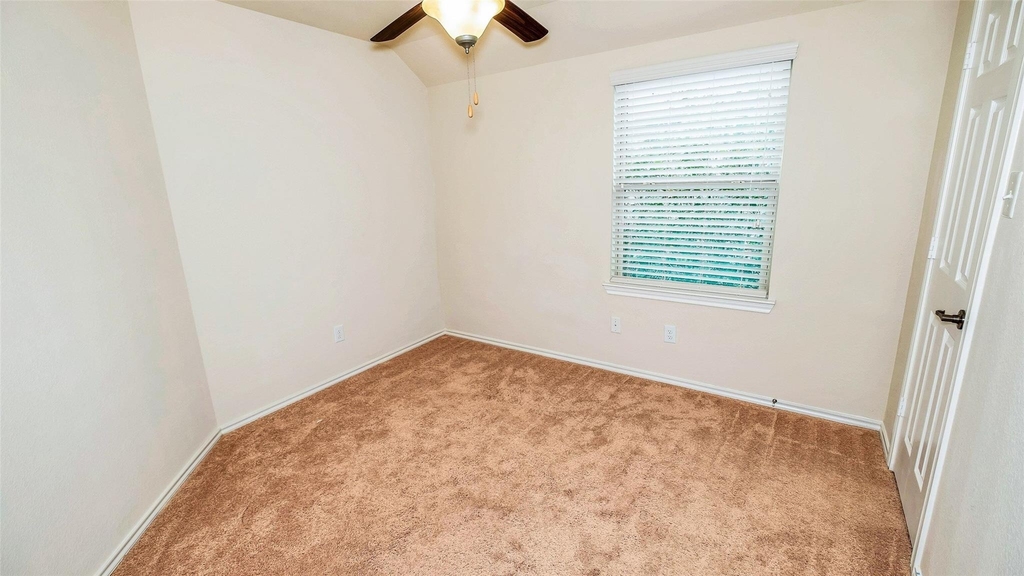 6475 Calgary Woods Lane - Photo 12