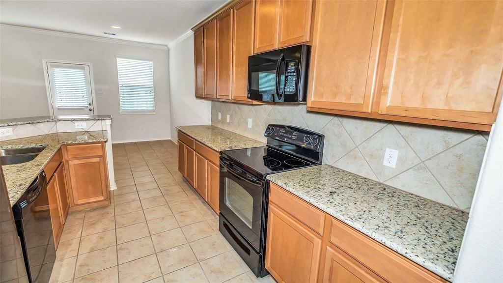 6475 Calgary Woods Lane - Photo 7