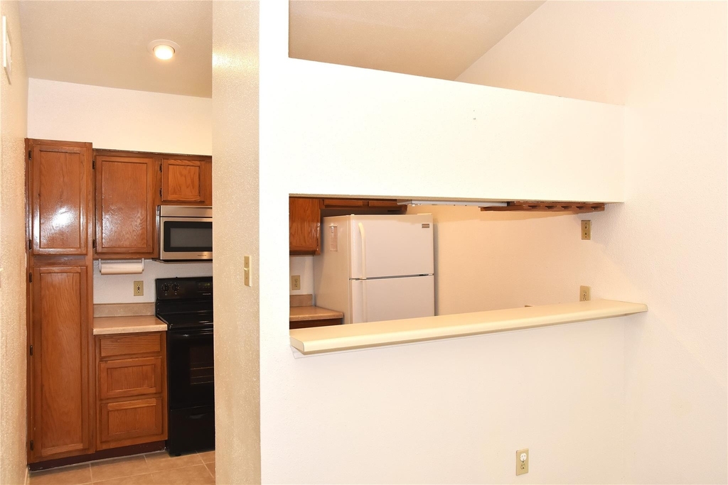 2121 El Paseo Street - Photo 8