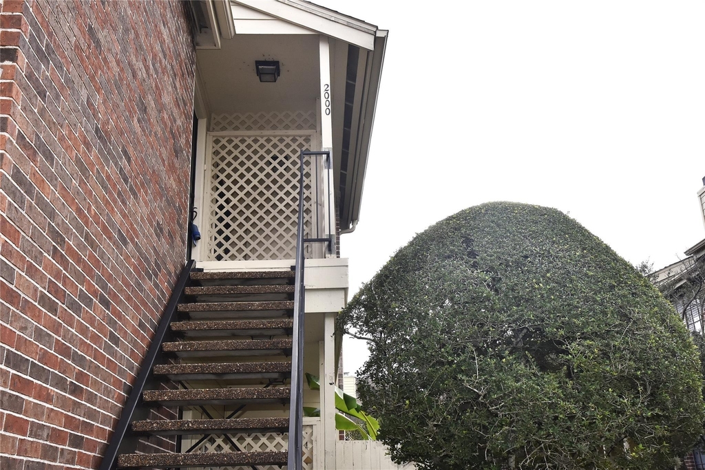 2121 El Paseo Street - Photo 0