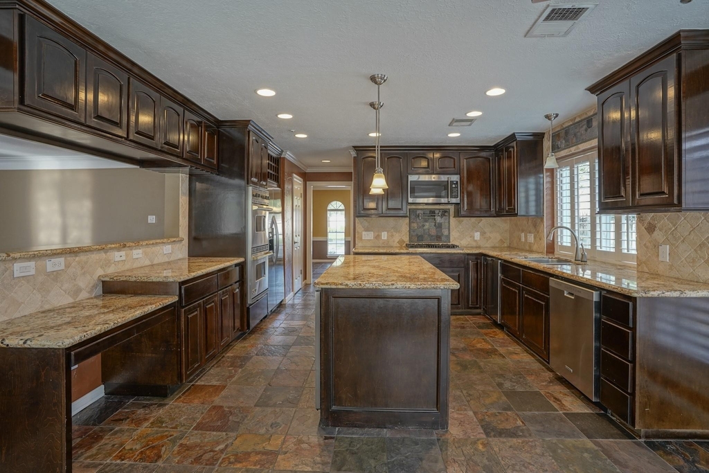 2108 Lakeway Drive - Photo 20