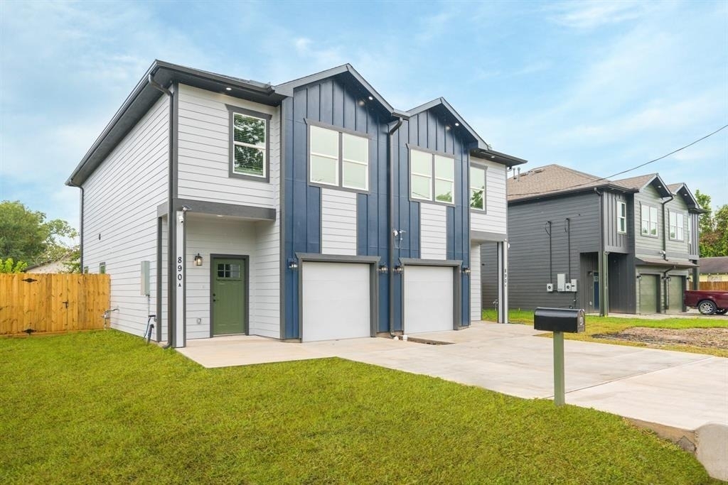 890 Lucky Street - Photo 1