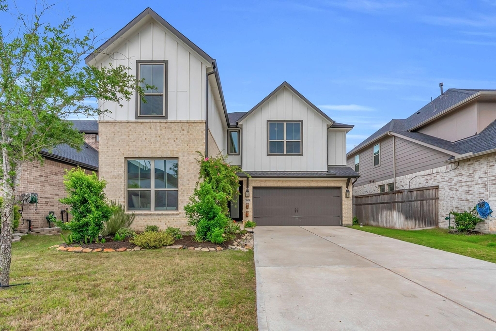 31418 Golden Cliffs Lane - Photo 1