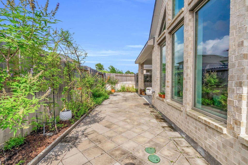 31418 Golden Cliffs Lane - Photo 40
