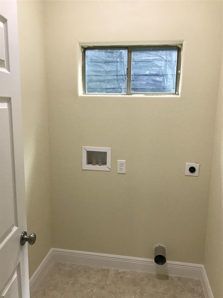 2614 Delano Street N - Photo 8