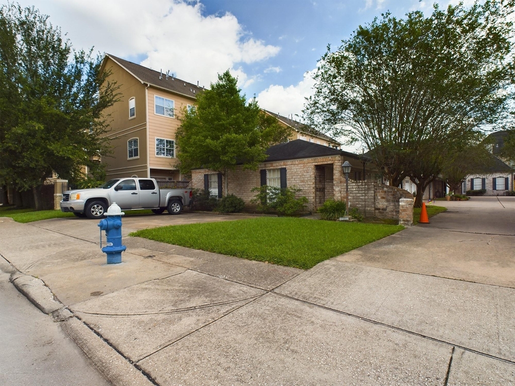 5627 Winsome Lane - Photo 32