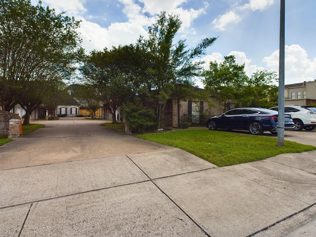5627 Winsome Lane - Photo 33