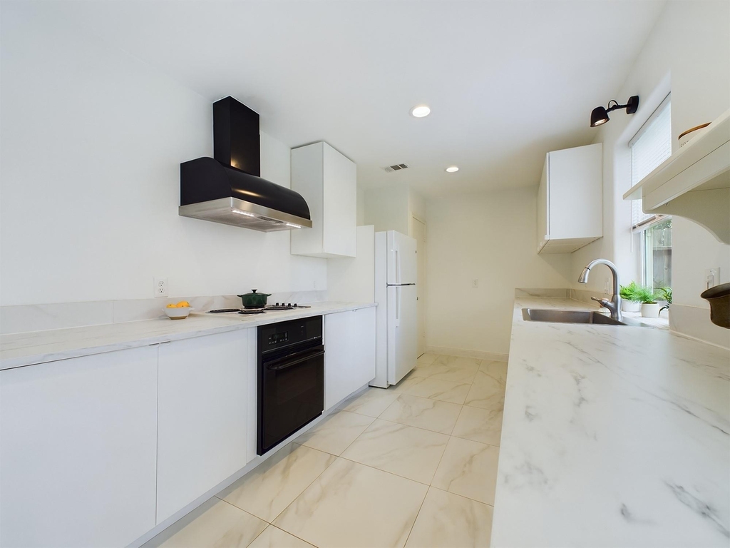 5627 Winsome Lane - Photo 8