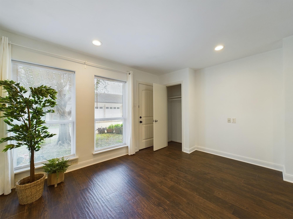 5627 Winsome Lane - Photo 3